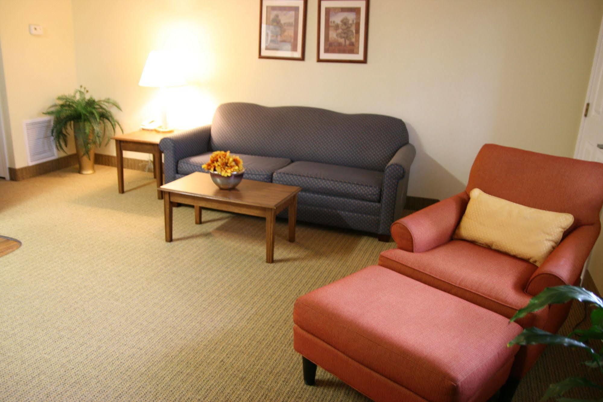 Affordable Suites Of America Фредериксберг Экстерьер фото